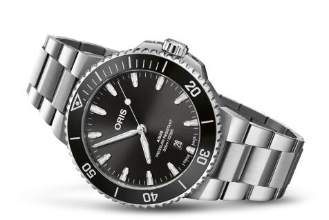 Oris Aquis Date 43.5 Stainless Steel Replica Watch 01 733 7789 4154-07 8 23 04PEB